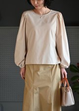 パフスリーブブラウス