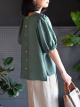 パフスリーブブラウス