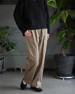 イージーストレートパンツ