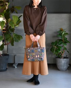 パフスリーブブラウス