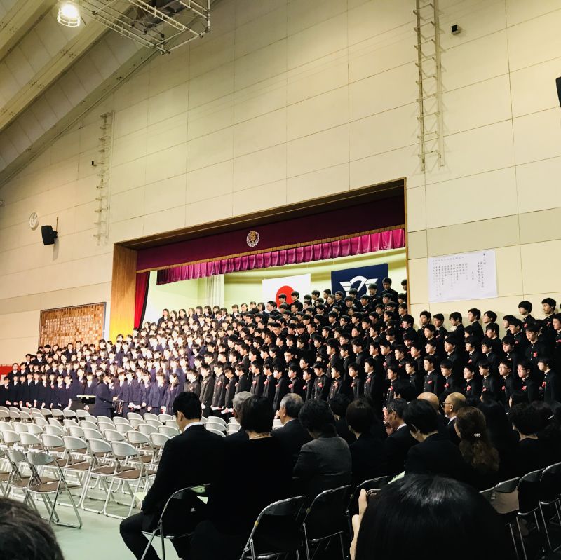 歌声で…